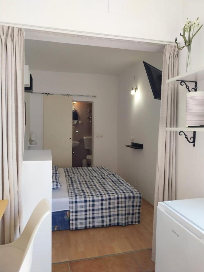 Apartmani Bonavia Jelsa  Exterior foto