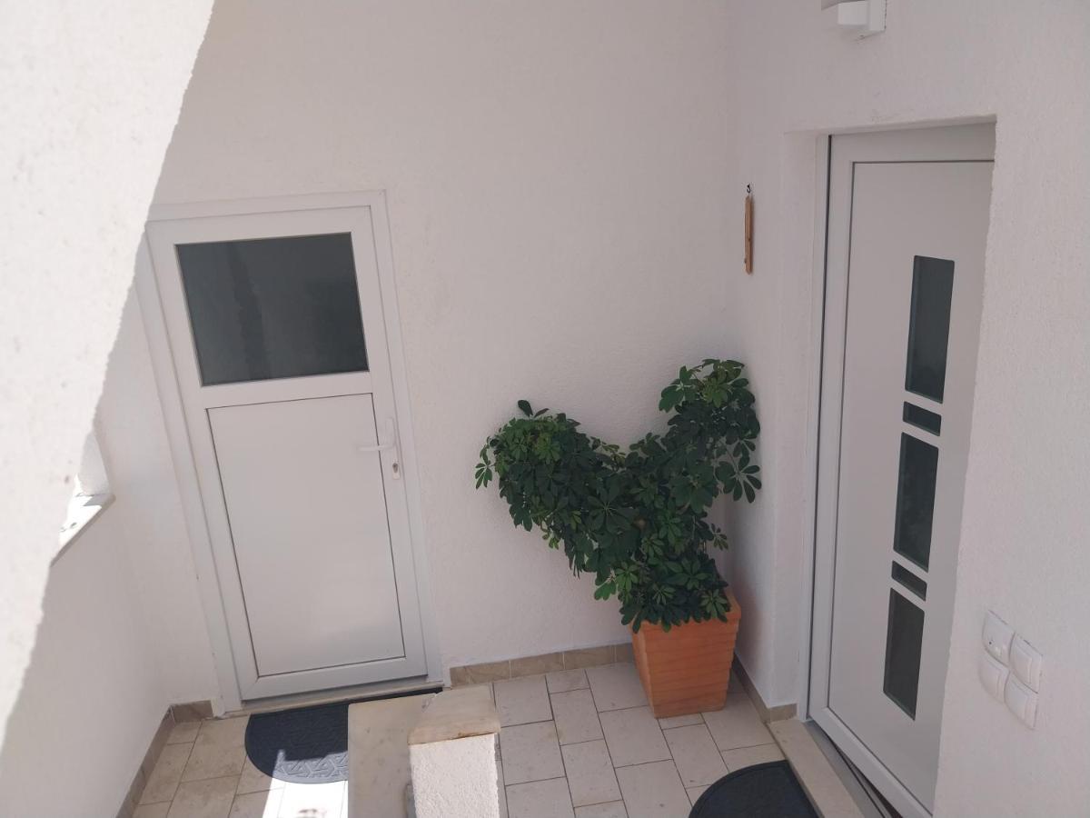 Apartmani Bonavia Jelsa  Exterior foto